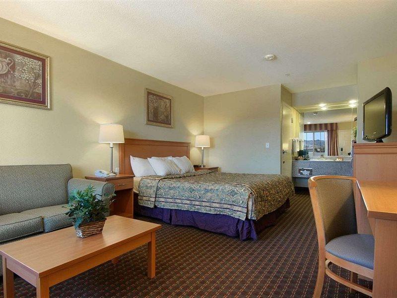 Days Inn By Wyndham Hayward Airport Zewnętrze zdjęcie